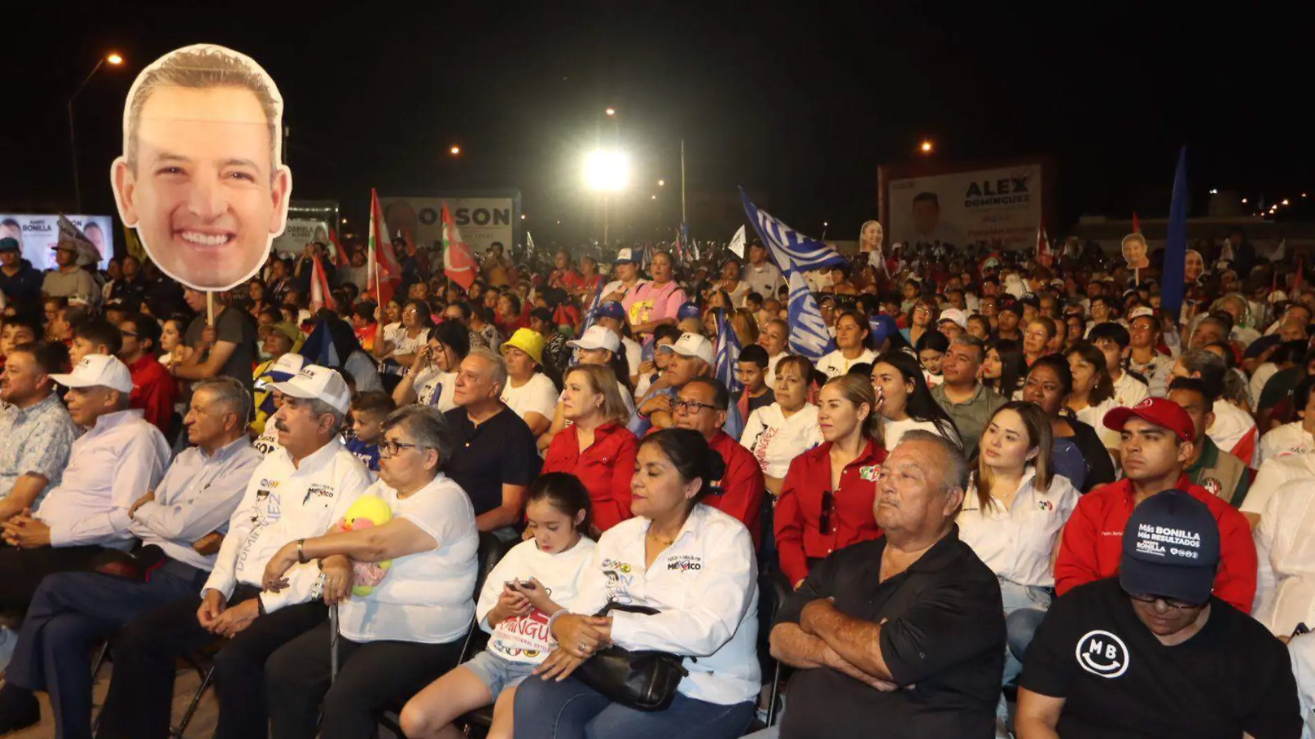 Cierre de campaña Alex Domínguez